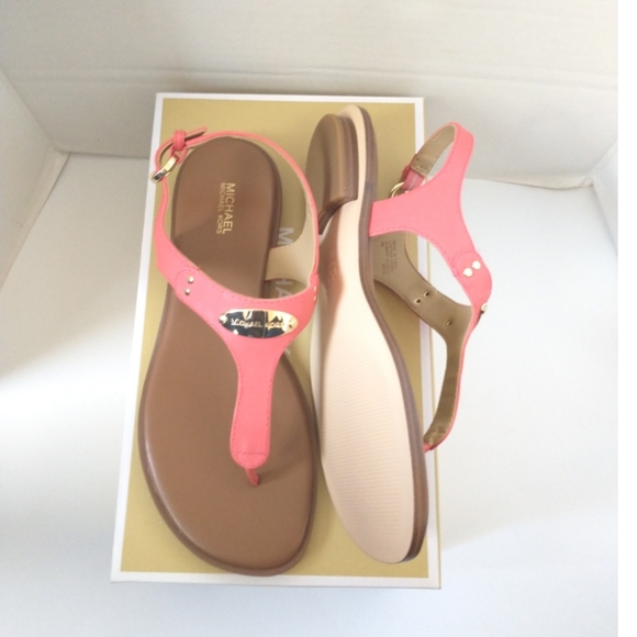New! MICHAEL KORS Women's MK Logo Plate Thong Leather Sandals Shoes Color Dahlia - Picture 7 of 9